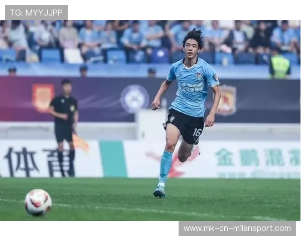 大连英博反击节奏迅猛，差点完成快攻终结